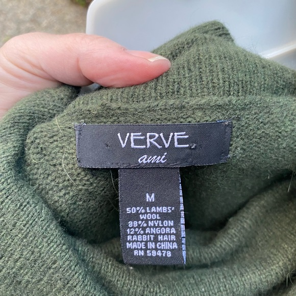 Beautiful olive green chunky sweater, size medium - Picture 2 of 4